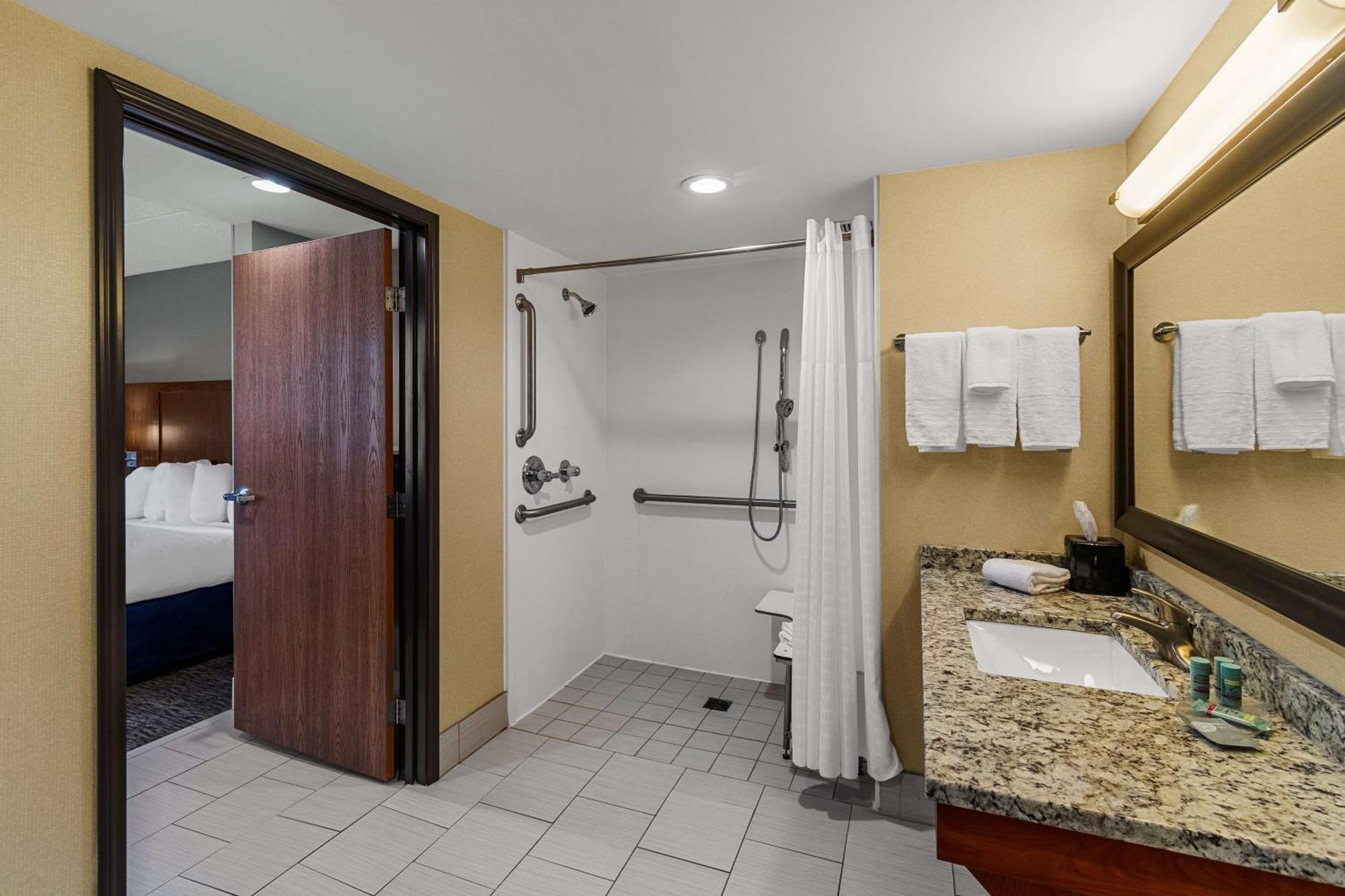 סופריור Best Western Bridgeview Hotel מראה חיצוני תמונה