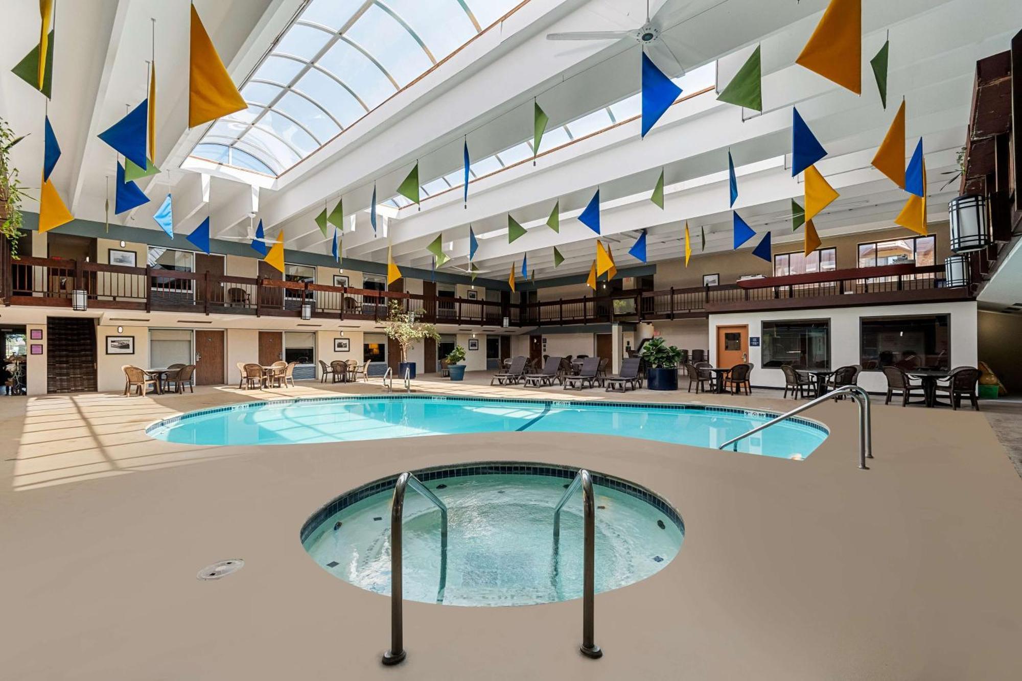סופריור Best Western Bridgeview Hotel מראה חיצוני תמונה